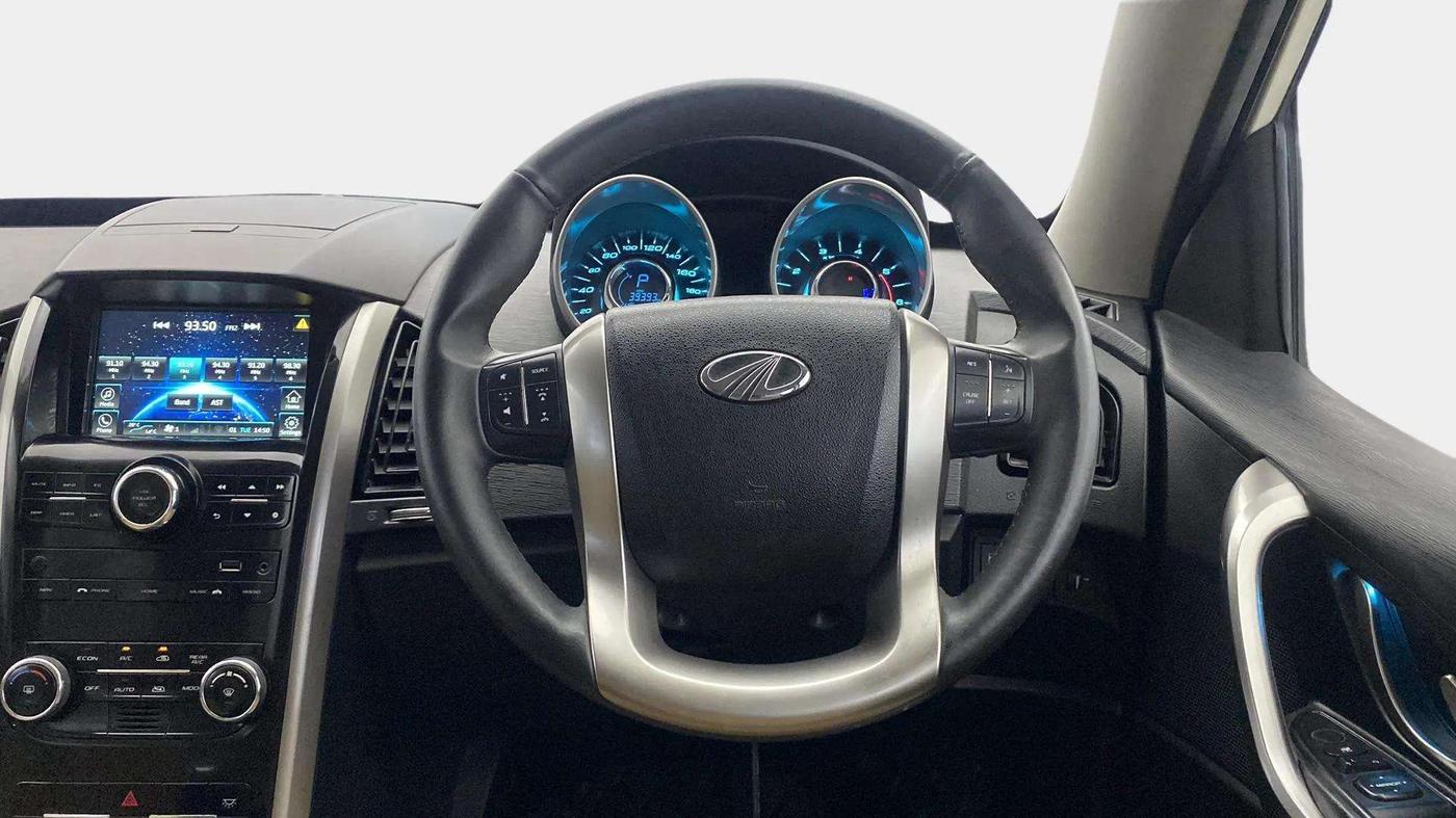 2021 Mahindra XUV500 W7 AT, Diesel, Automatic, 39,696 km, Steering Wheel Close Up