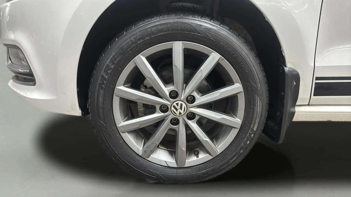 2018 Volkswagen Polo HIGHLINE PLUS 1.0 16 ALLOY, Petrol, Manual, 12,537 km, Left Front Wheel