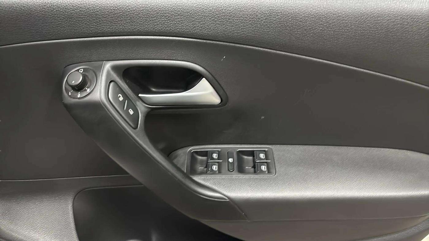 2018 Volkswagen Polo HIGHLINE PLUS 1.0 16 ALLOY, Petrol, Manual, 12,537 km, Driver Side Door Panels Control