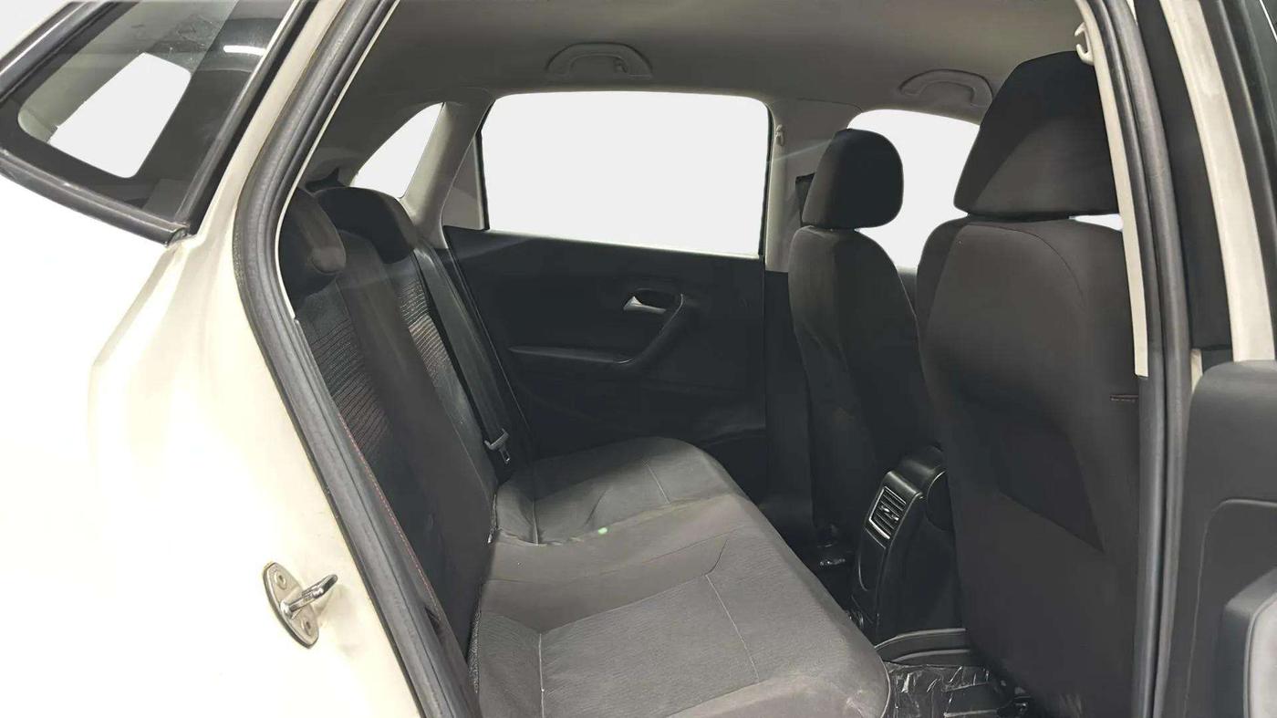 2018 Volkswagen Polo HIGHLINE PLUS 1.0 16 ALLOY, Petrol, Manual, 12,537 km, Right Side Rear Door Cabin