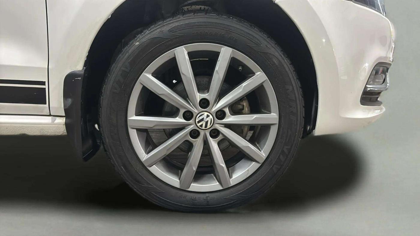 2018 Volkswagen Polo HIGHLINE PLUS 1.0 16 ALLOY, Petrol, Manual, 12,537 km, Right Front Wheel