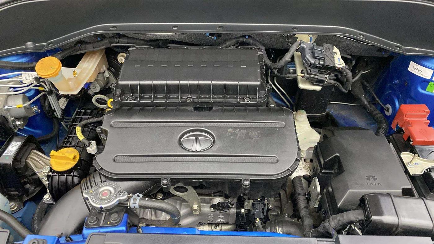 2022 Tata PUNCH CREATIVE AMT 1.2 RTN DUAL TONE, Petrol, Automatic, 3,729 km, Engine View