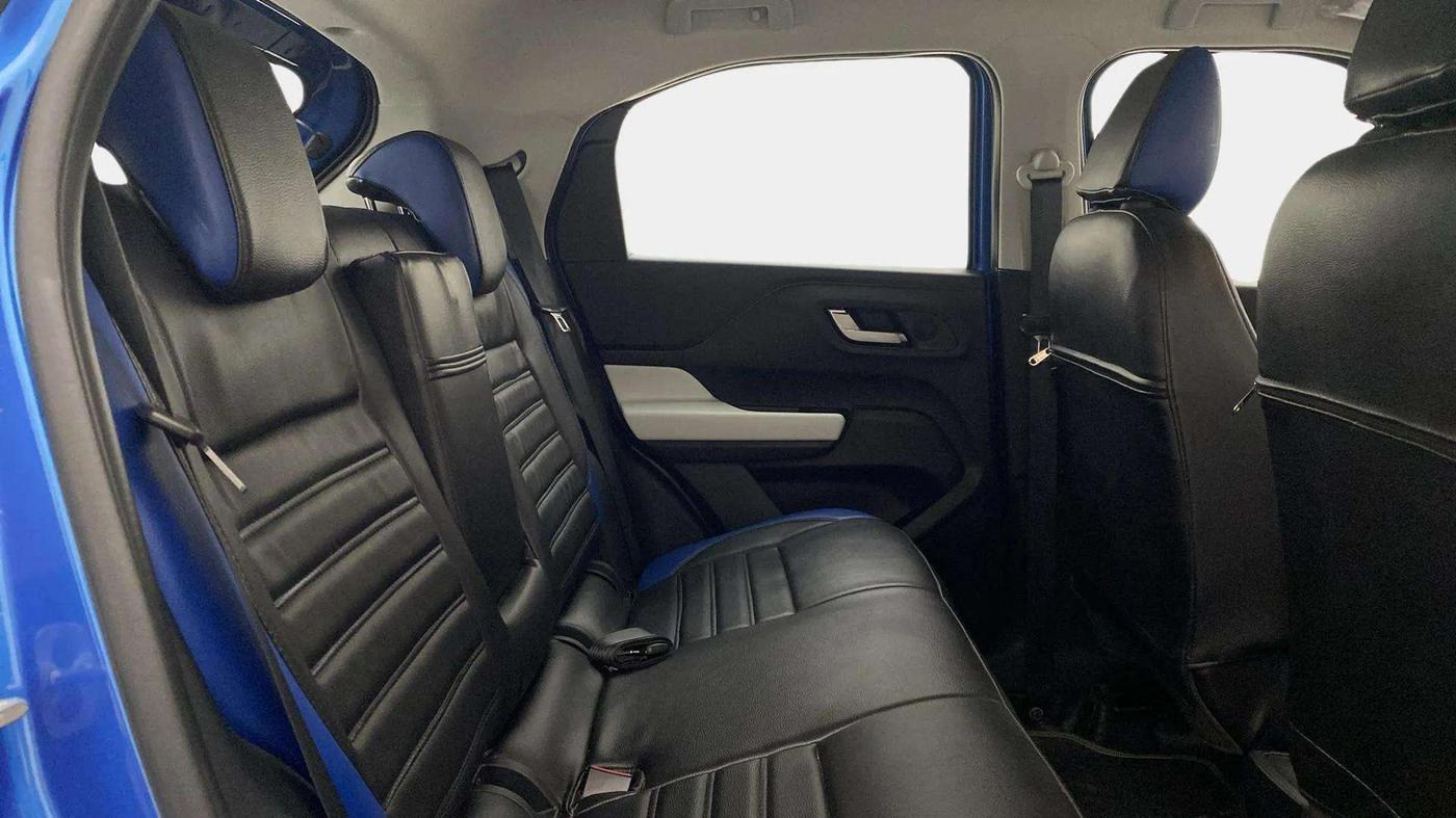 2022 Tata PUNCH CREATIVE AMT 1.2 RTN DUAL TONE, Petrol, Automatic, 3,729 km, Right Side Rear Door Cabin