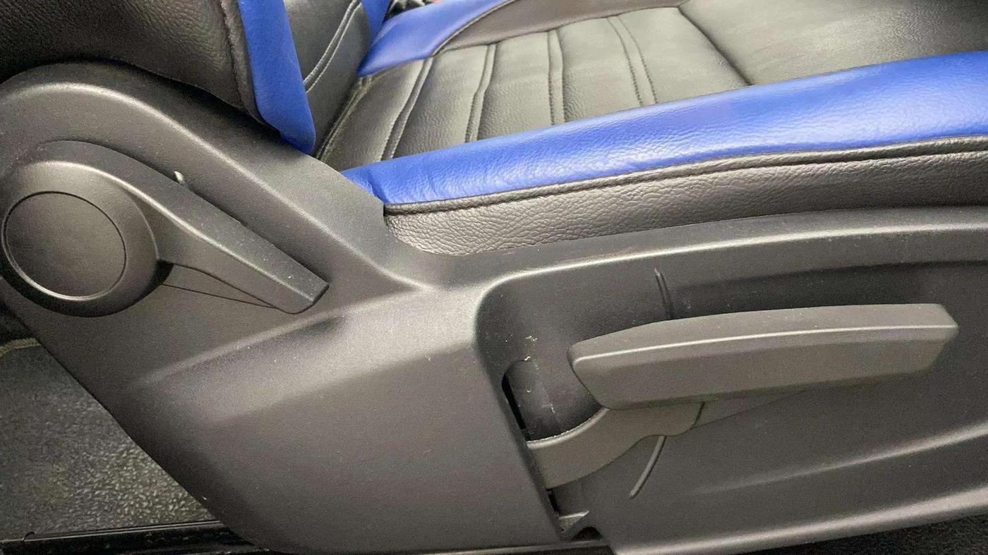 2022 Tata PUNCH CREATIVE AMT 1.2 RTN DUAL TONE, Petrol, Automatic, 3,729 km, Driver Side Adjustment Panel