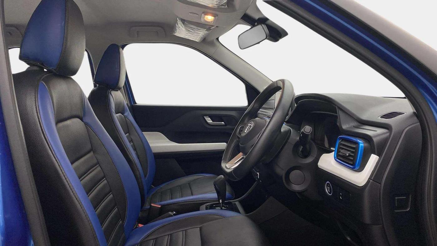 2022 Tata PUNCH CREATIVE AMT 1.2 RTN DUAL TONE, Petrol, Automatic, 3,729 km, Right Side Front Door Cabin