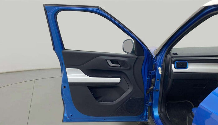 2022 Tata PUNCH CREATIVE AMT 1.2 RTN DUAL TONE, Petrol, Automatic, 3,729 km, LHS Front Door