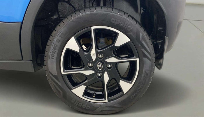 2022 Tata PUNCH CREATIVE AMT 1.2 RTN DUAL TONE, Petrol, Automatic, 3,729 km, Left Rear Wheel