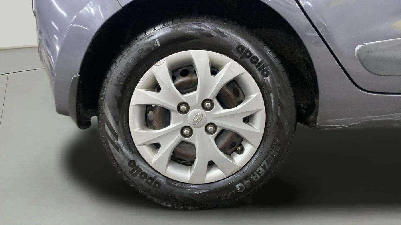 2015 Hyundai Grand i10 SPORTZ 1.2 KAPPA VTVT, Petrol, Manual, 34,292 km, Right Rear Wheel