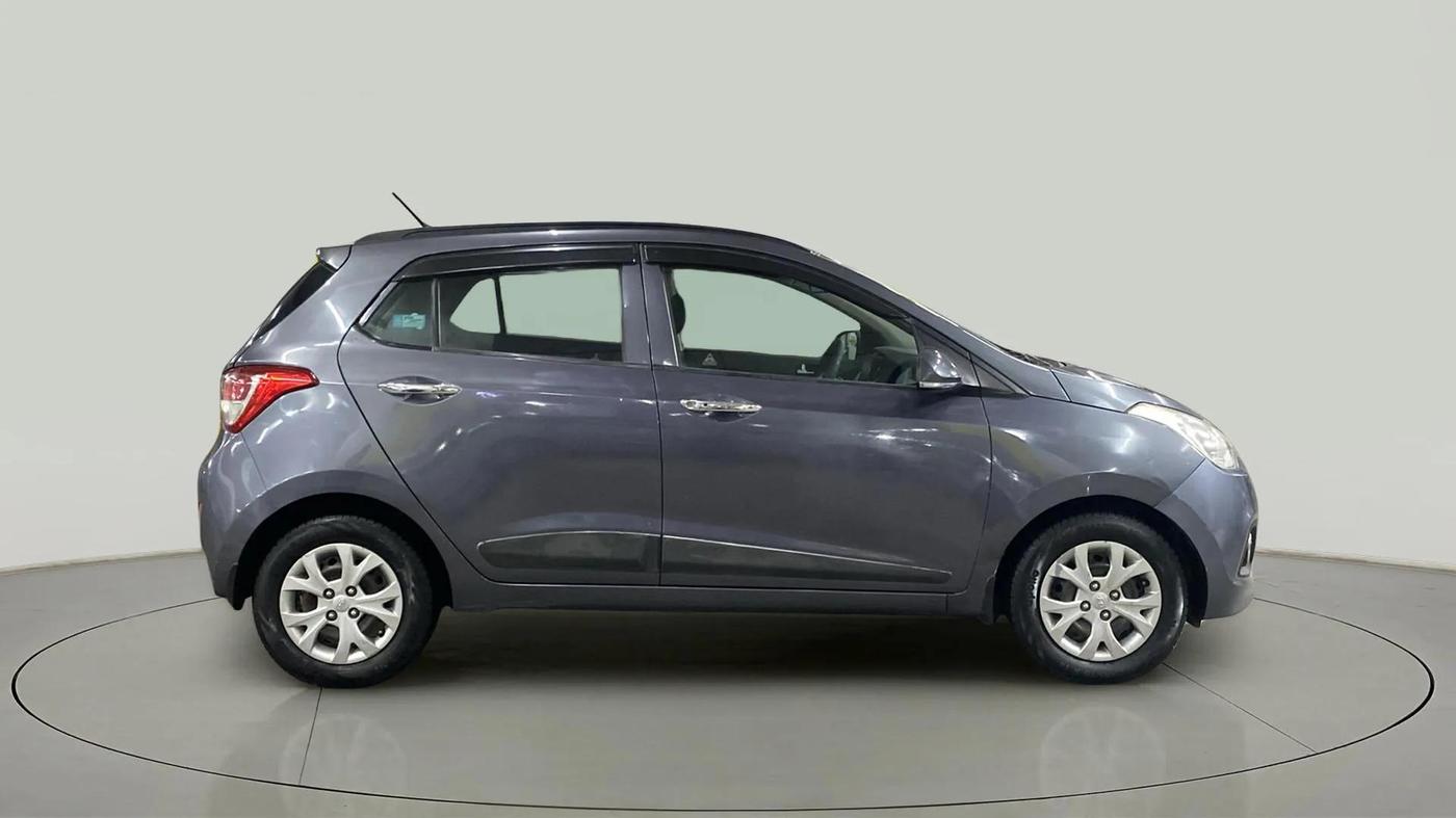 2015 Hyundai Grand i10 SPORTZ 1.2 KAPPA VTVT, Petrol, Manual, 34,292 km, Right Side View