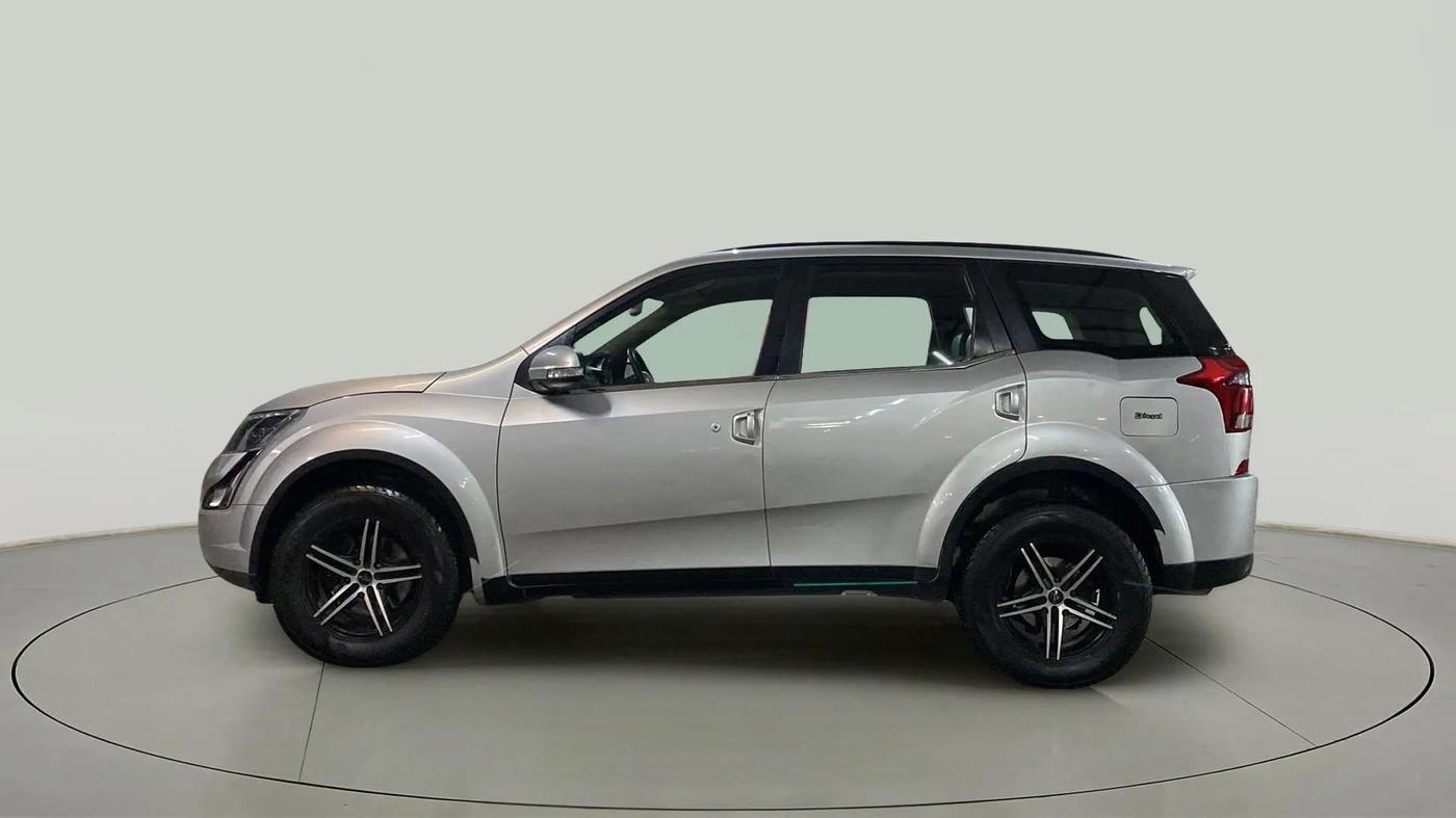 2018 Mahindra XUV500 W7, Diesel, Manual, 91,800 km, Left Side