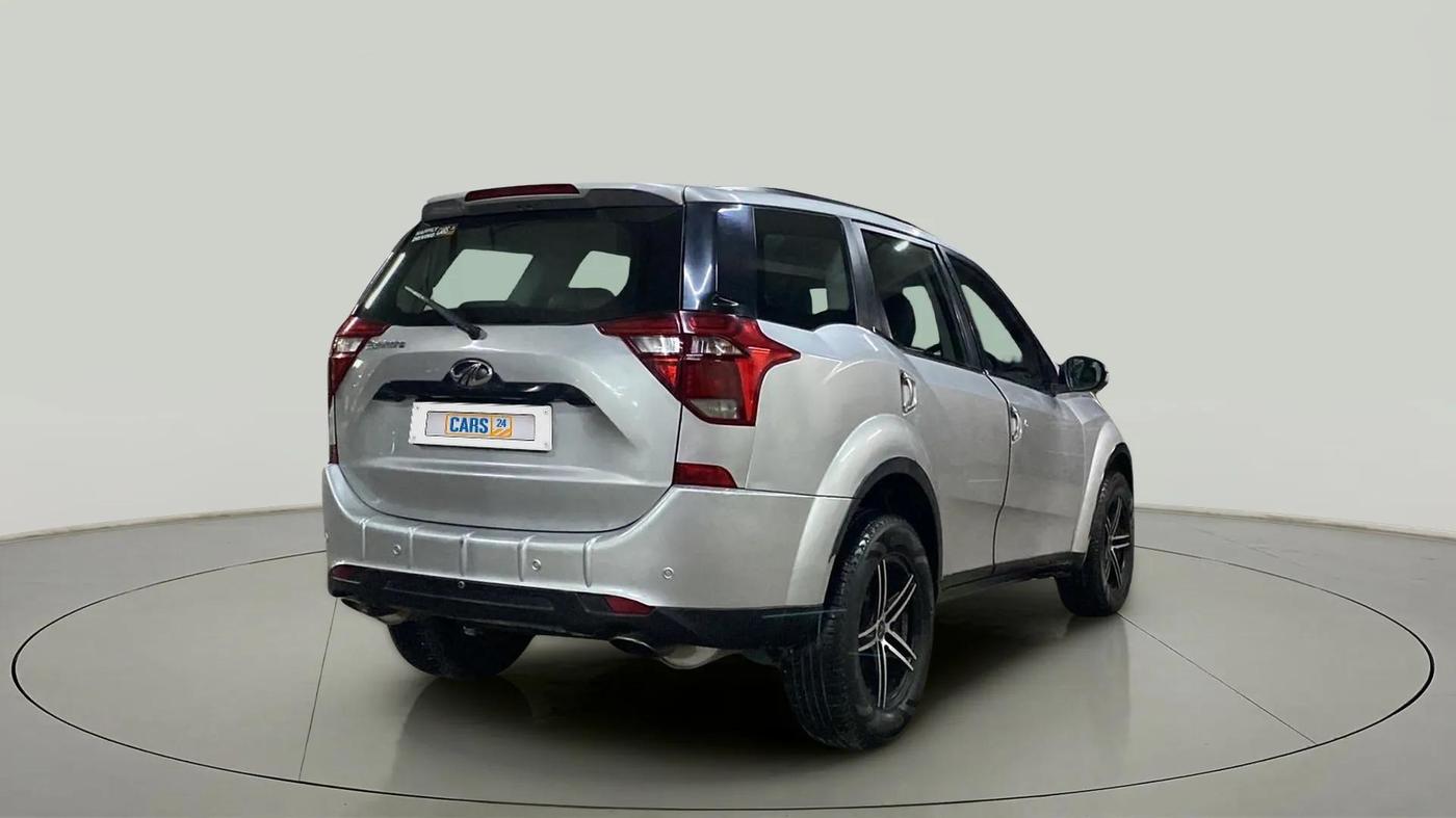 2018 Mahindra XUV500 W7, Diesel, Manual, 91,800 km, Right Back Diagonal
