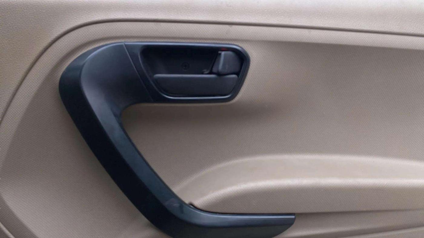 2023 Mahindra BOLERO NEO N 8, Diesel, Manual, 22,639 km, Driver Side Door Panels Control