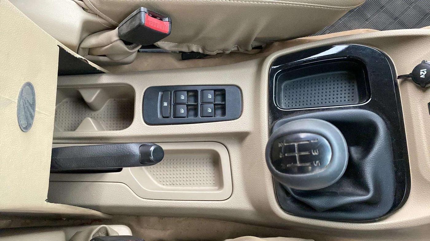 2023 Mahindra BOLERO NEO N 8, Diesel, Manual, 22,639 km, Gear Lever