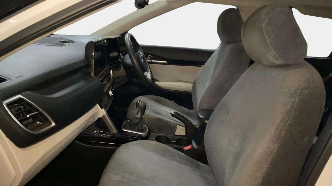 2021 KIA SELTOS HTX 1.5 PETROL, Petrol, Manual, 29,667 km, Right Side Front Door Cabin