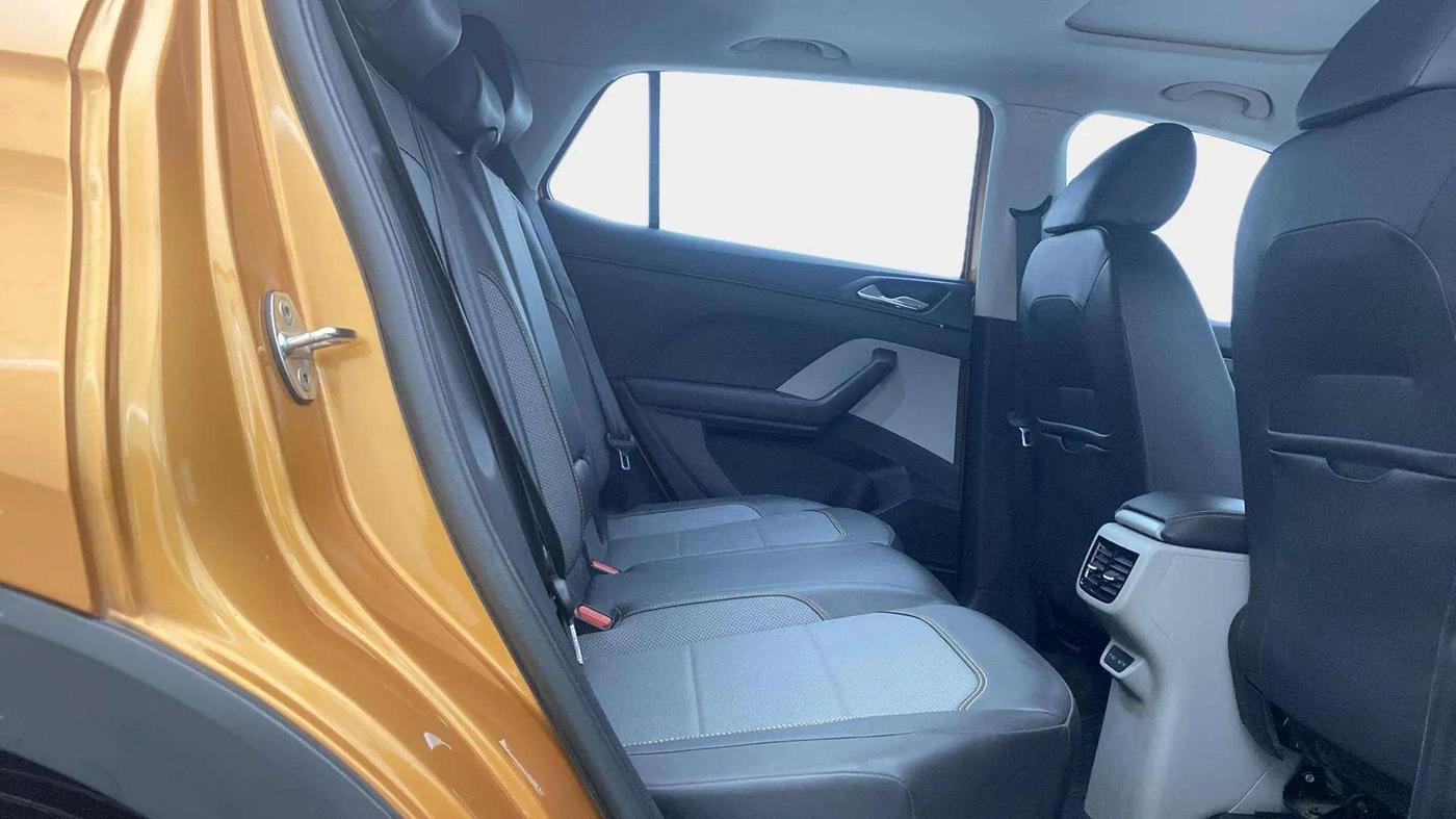 2021 Skoda KUSHAQ STYLE 1.0L TSI AT, Petrol, Automatic, 48,576 km, Right Side Rear Door Cabin