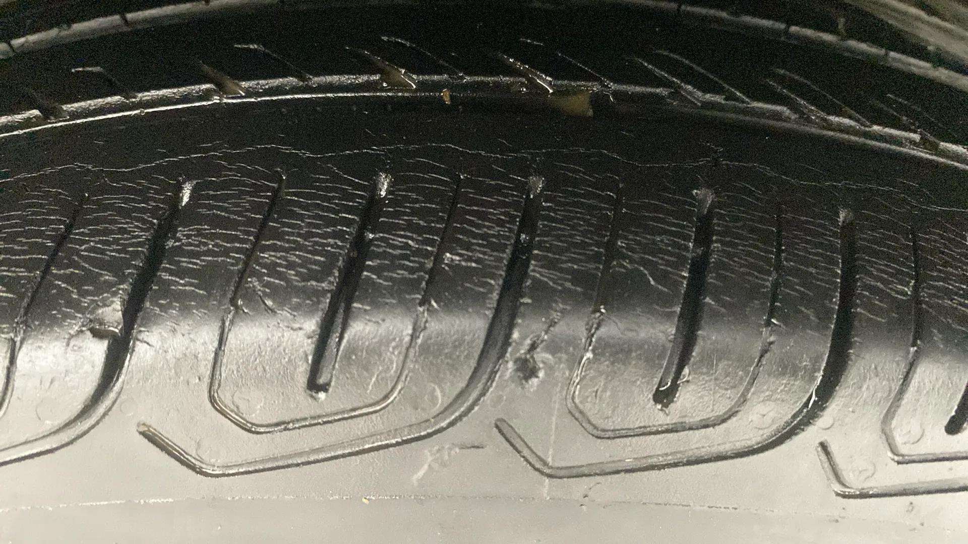 RHS-Front-Tyre-Tread-18