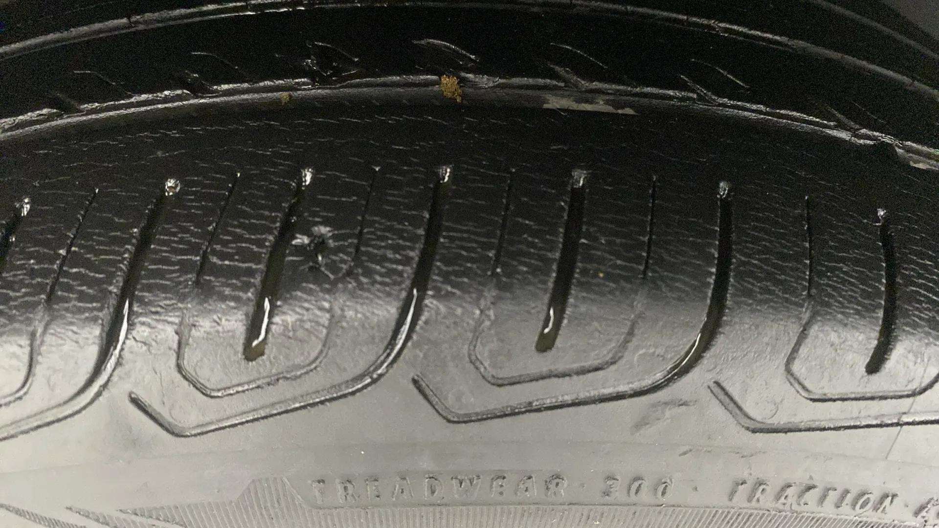 RHS-Rear-Tyre-Tread-19