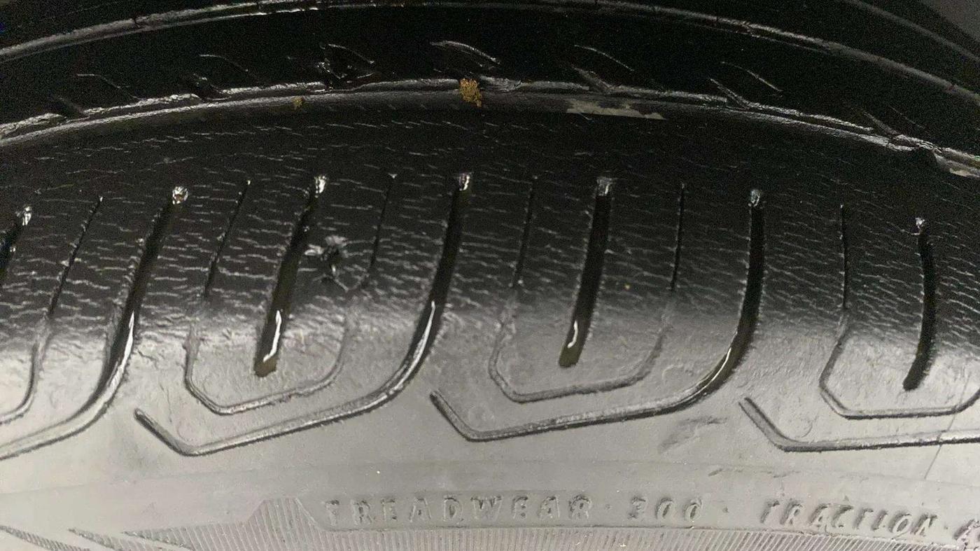 2021 Skoda KUSHAQ STYLE 1.0L TSI AT, Petrol, Automatic, 48,576 km, Right Rear Tyre Tread