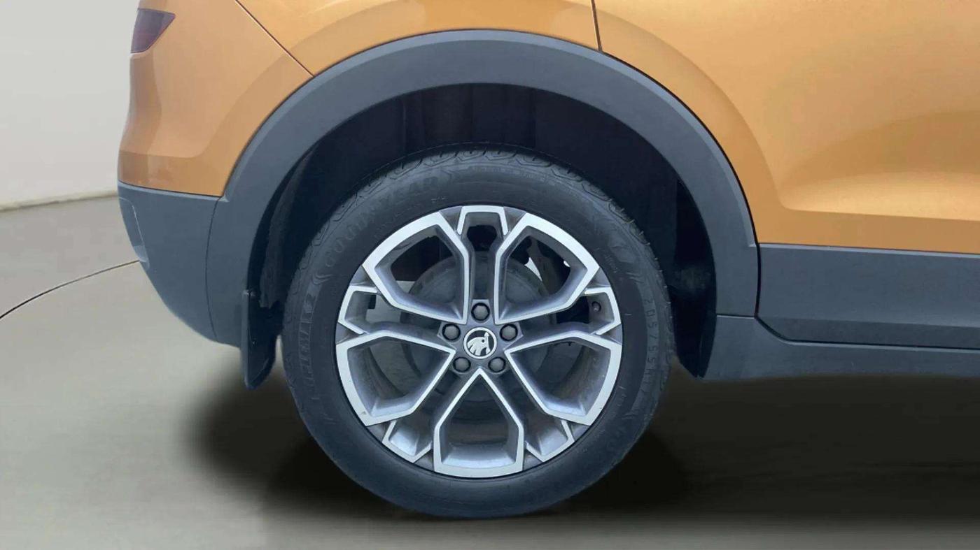 2021 Skoda KUSHAQ STYLE 1.0L TSI AT, Petrol, Automatic, 48,576 km, Right Rear Wheel