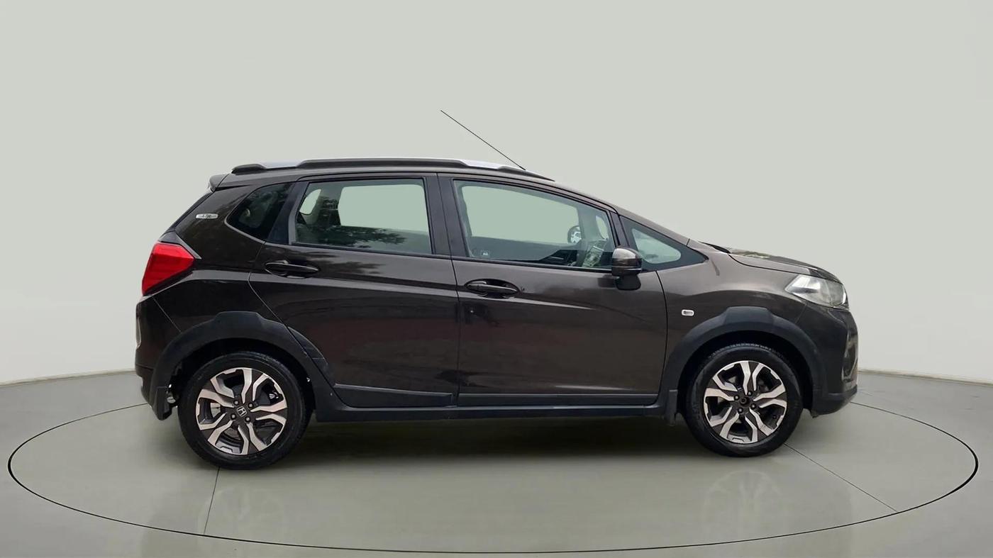 2018 Honda WR-V 1.5L I-DTEC S MT, Diesel, Manual, 65,980 km, Right Side View
