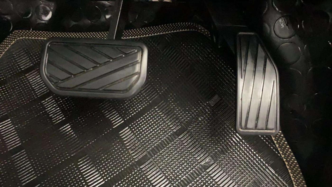 2020 Maruti S PRESSO VXI PLUS AMT, Petrol, Automatic, 30,838 km, Pedals