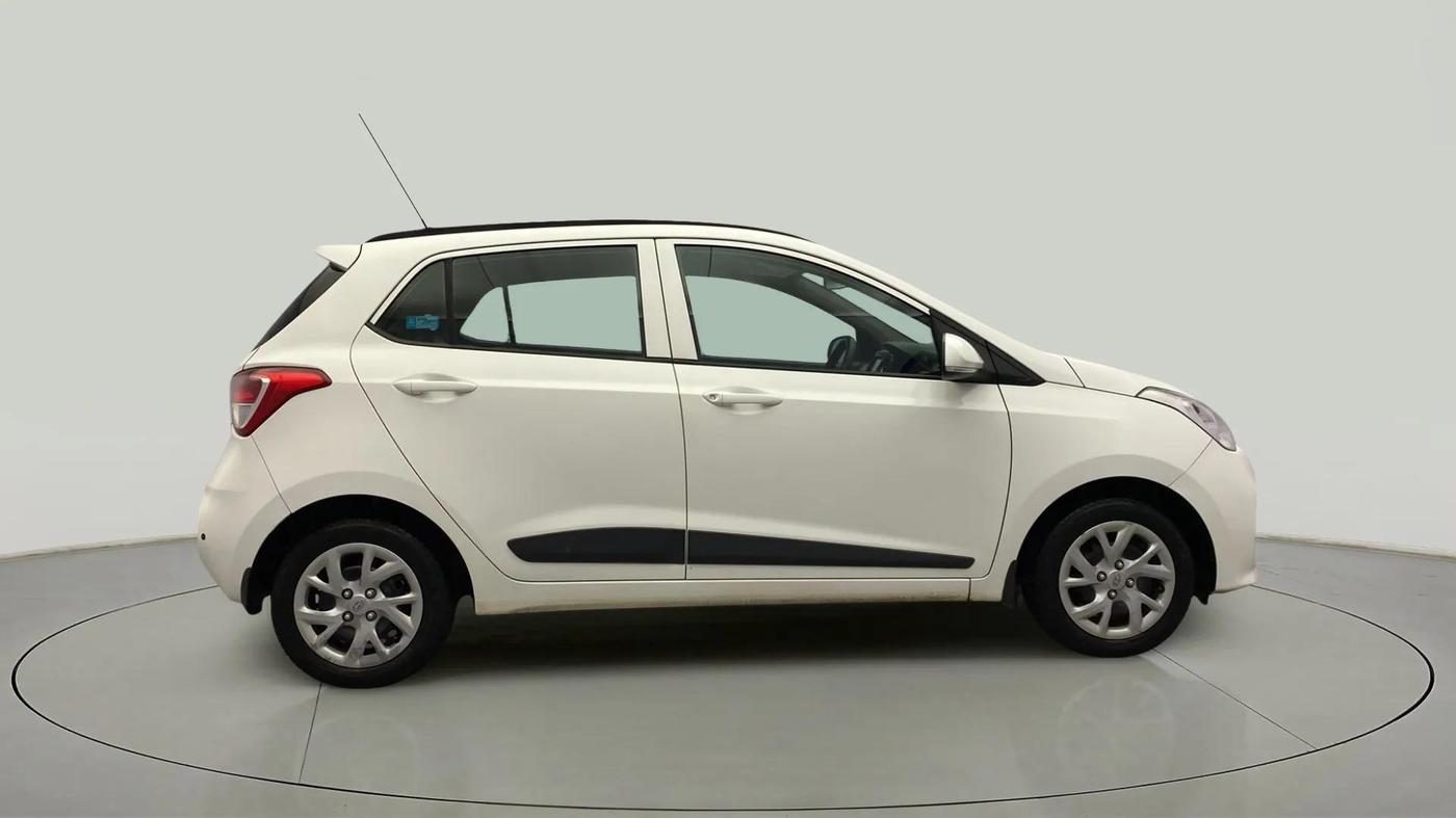 2019 Hyundai Grand i10 SPORTZ 1.2 KAPPA VTVT, Petrol, Manual, 38,852 km, Right Side View