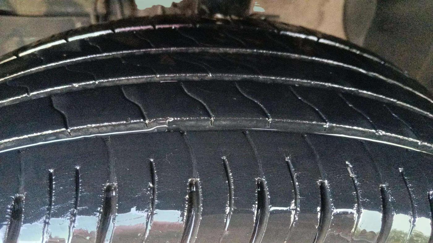2021 Maruti Vitara Brezza LXI, Petrol, Manual, 34,261 km, Left Front Tyre Tread
