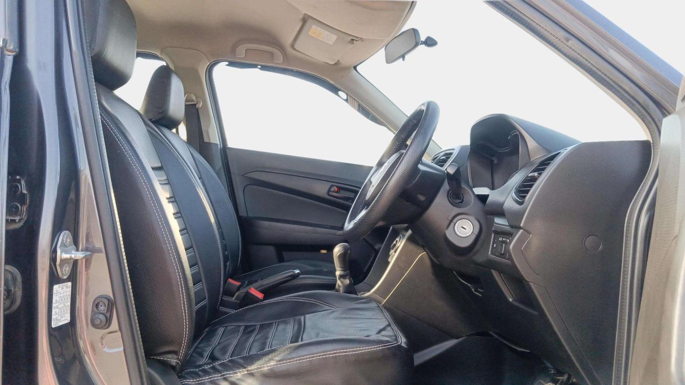 2021 Maruti Vitara Brezza LXI, Petrol, Manual, 34,261 km, Right Side Front Door Cabin