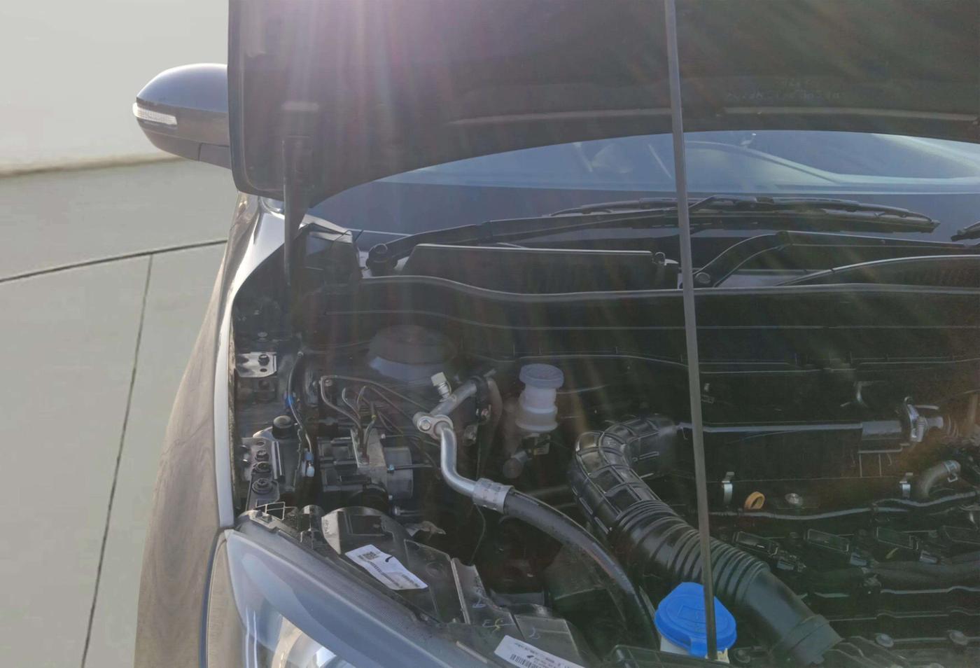 2021 Maruti Vitara Brezza LXI, Petrol, Manual, 34,261 km, Engine View - Right