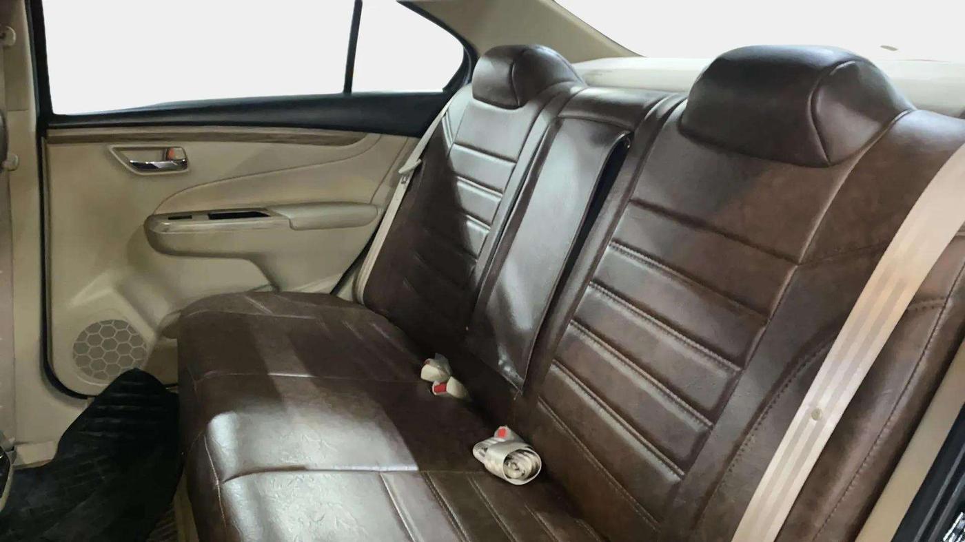 2023 Maruti Ciaz DELTA 1.5 SHVS MT PETROL, Petrol, Manual, 33,856 km, Right Side Rear Door Cabin