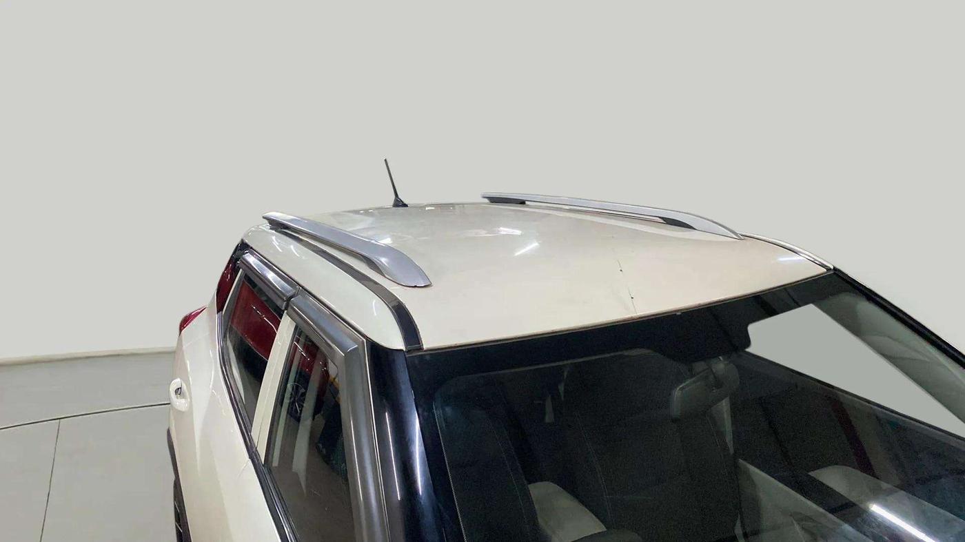 2020 Mahindra XUV300 W4 1.5 DIESEL, Diesel, Manual, 68,700 km, Roof