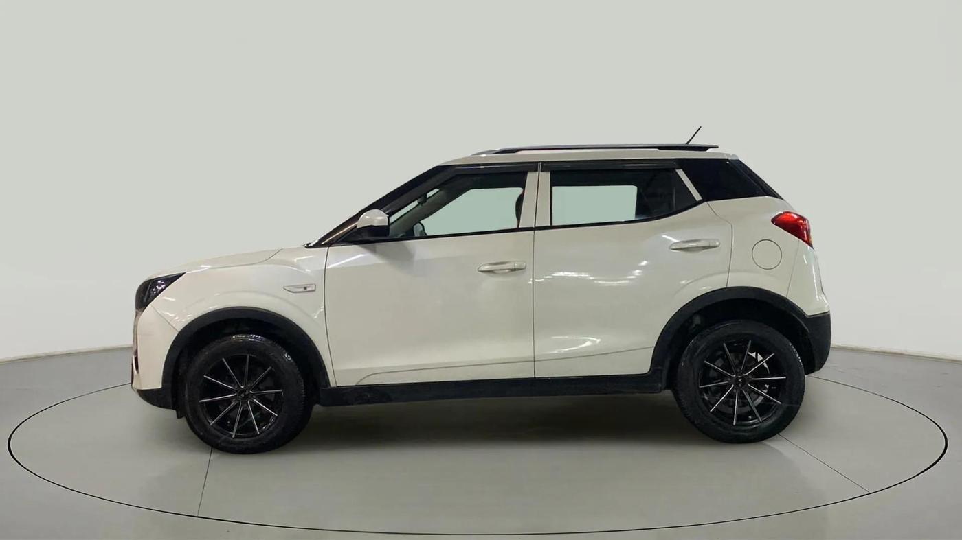 2020 Mahindra XUV300 W4 1.5 DIESEL, Diesel, Manual, 68,700 km, Left Side