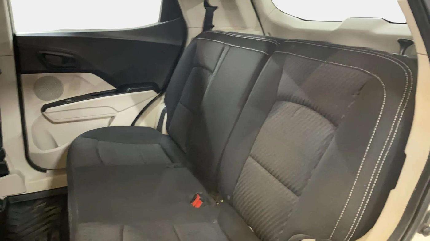 2020 Mahindra XUV300 W4 1.5 DIESEL, Diesel, Manual, 68,700 km, Right Side Rear Door Cabin