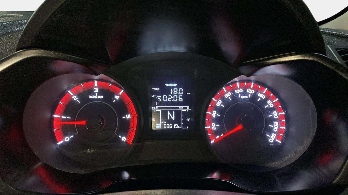 2020 Mahindra XUV300 W4 1.5 DIESEL, Diesel, Manual, 68,700 km, Odometer Image