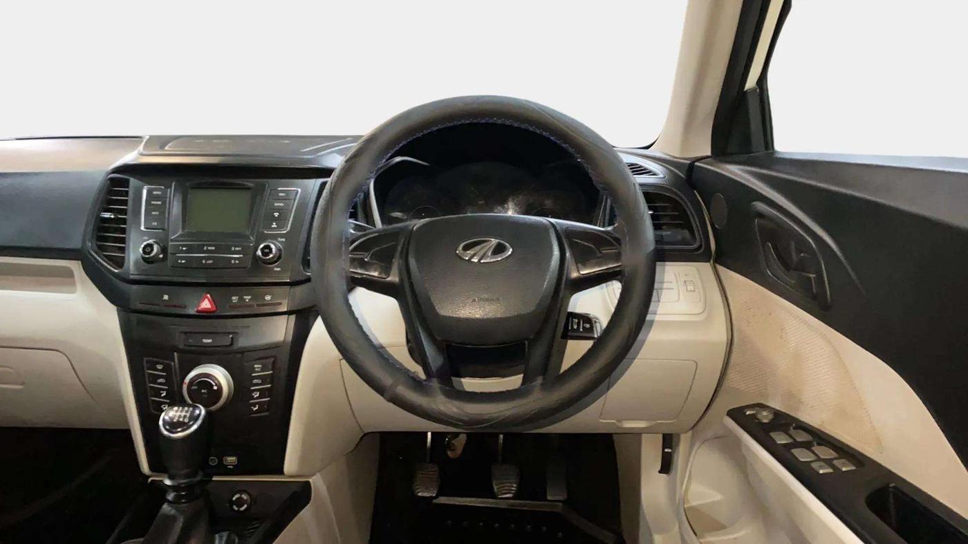 2020 Mahindra XUV300 W4 1.5 DIESEL, Diesel, Manual, 68,700 km, Steering Wheel Close Up