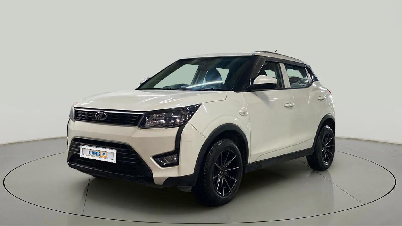 2020 Mahindra XUV300 W4 1.5 DIESEL, Diesel, Manual, 68,700 km, Left Front Diagonal