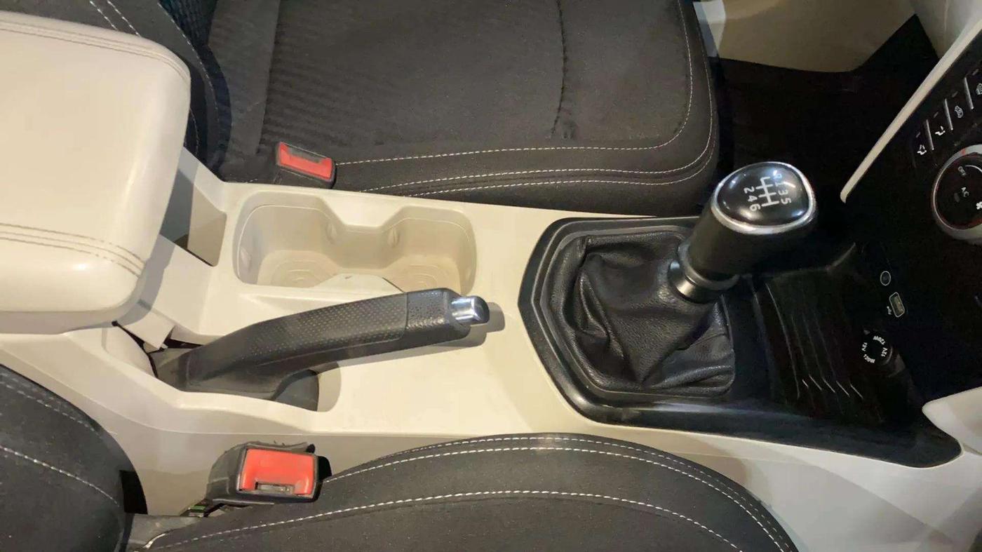 2020 Mahindra XUV300 W4 1.5 DIESEL, Diesel, Manual, 68,700 km, Gear Lever