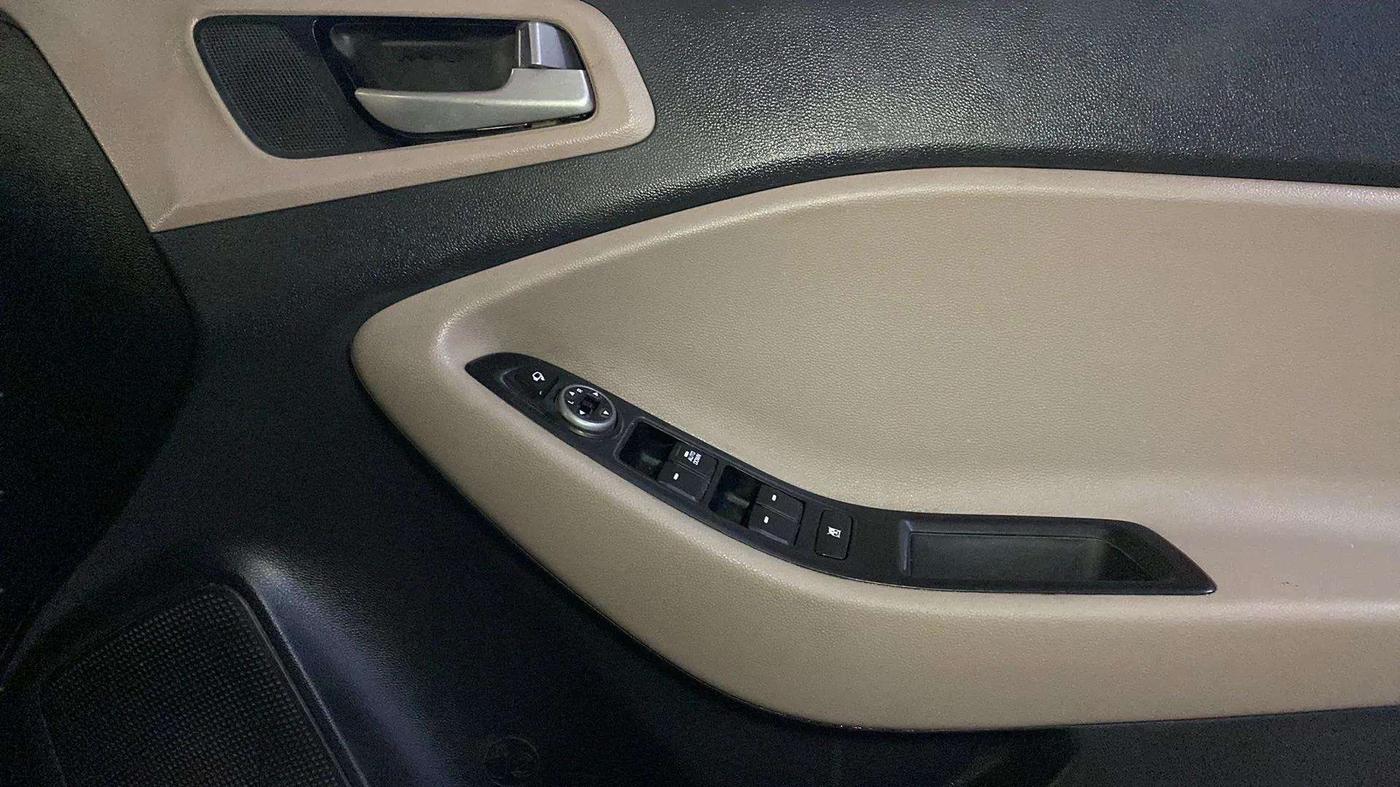2018 Hyundai Elite i20 ASTA 1.2  CVT, Petrol, Automatic, 35,194 km, Driver Side Door Panels Control