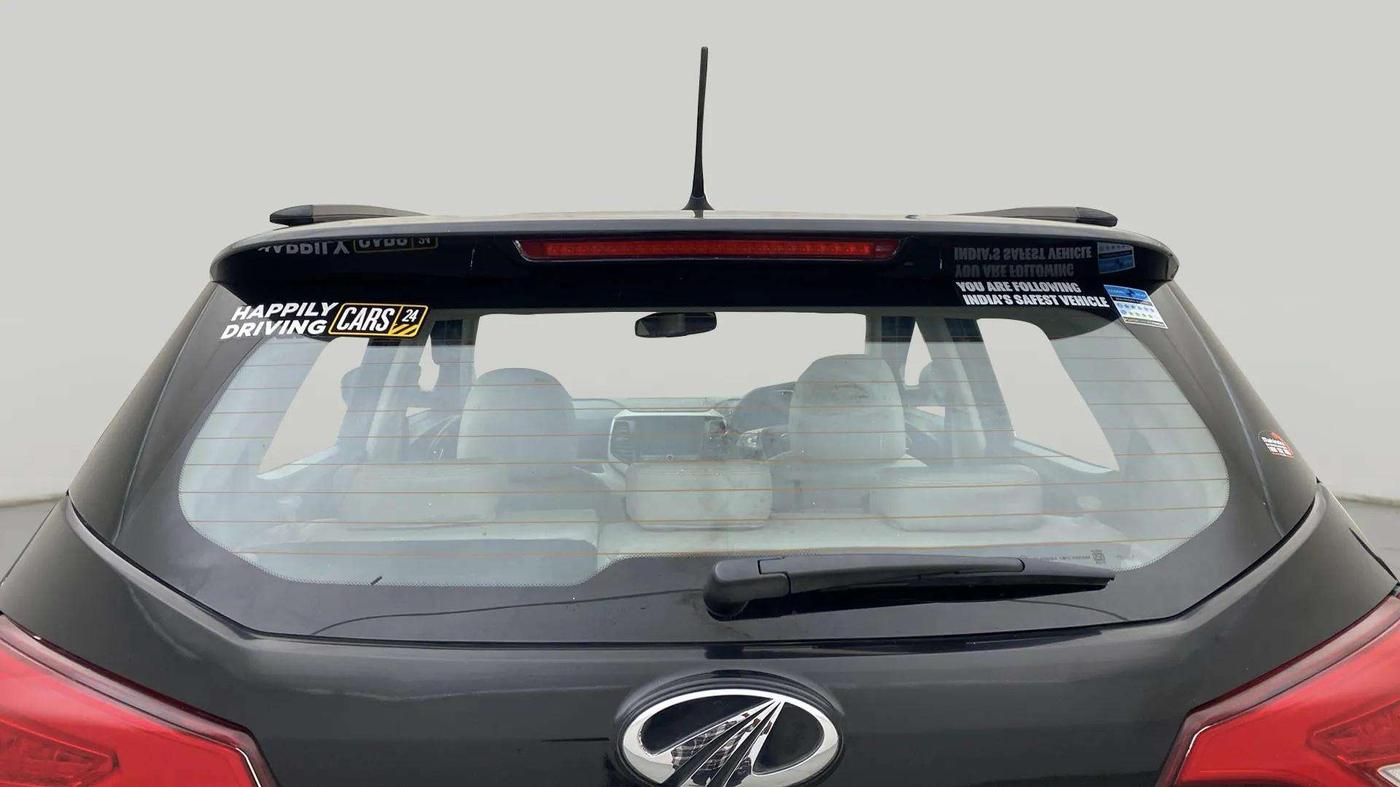 2022 Mahindra XUV300 W8 (O) 1.2 PETROL, Petrol, Manual, 25,071 km, Rear Windshield