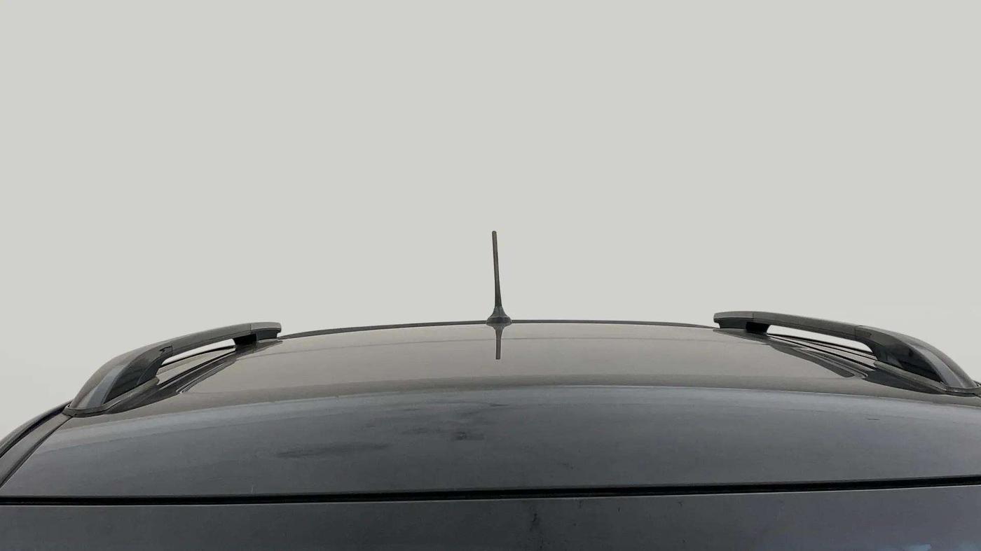 2022 Mahindra XUV300 W8 (O) 1.2 PETROL, Petrol, Manual, 25,071 km, Moonroof/ Sunroof