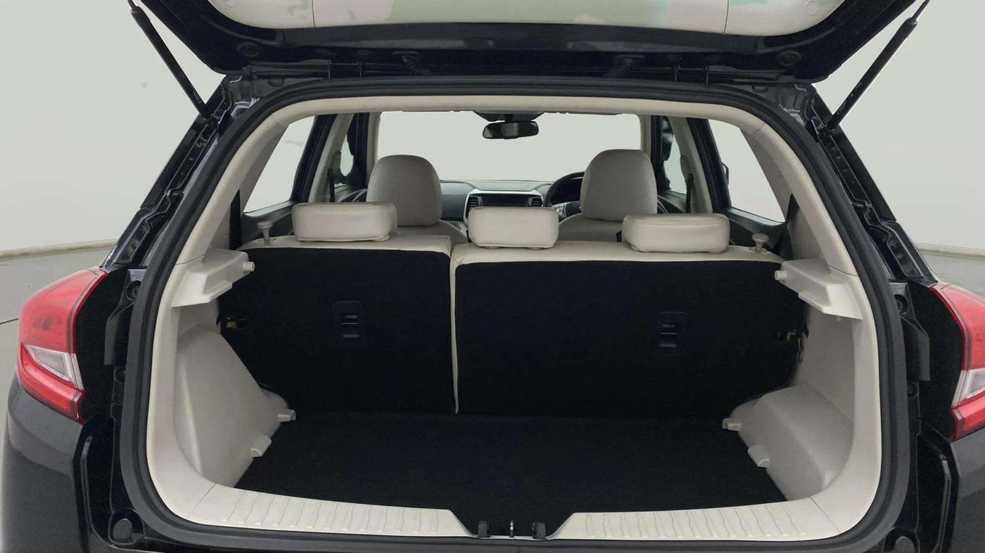 2022 Mahindra XUV300 W8 (O) 1.2 PETROL, Petrol, Manual, 25,071 km, Boot Open Zoomed View