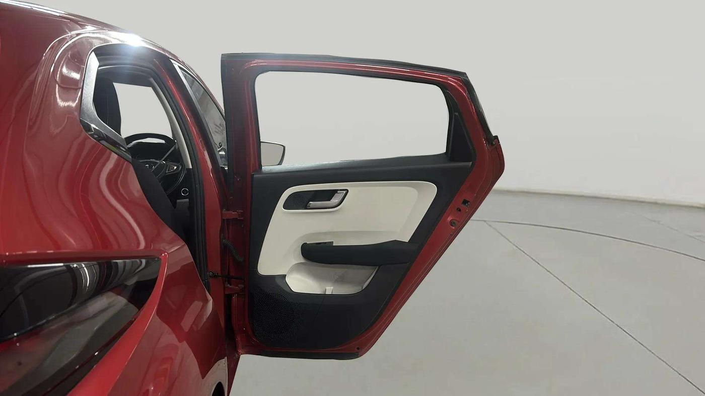 2023 Tata ALTROZ  XZ PLUS (S) , Diesel, Manual, 29,116 km, RHS Rear Door