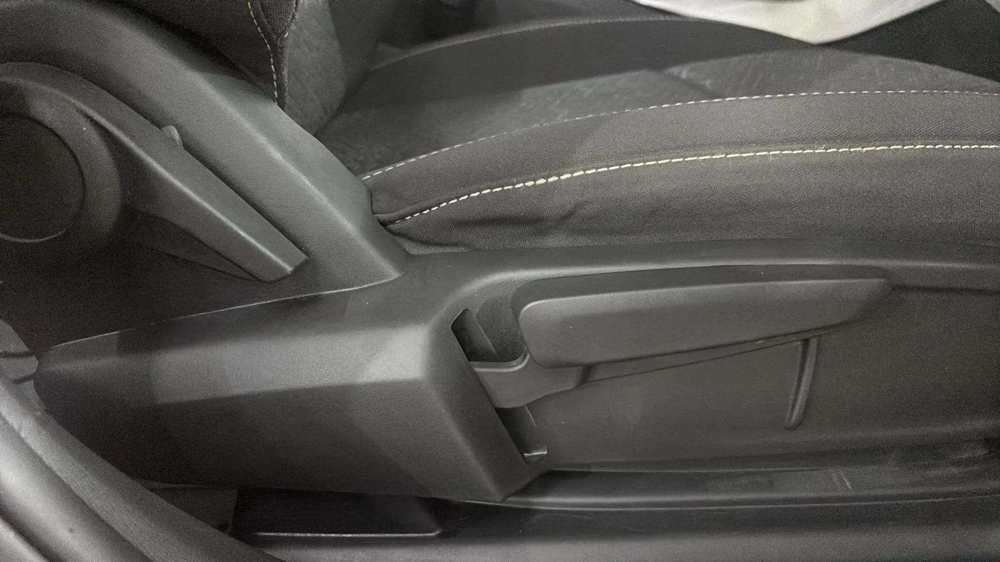 2023 Tata ALTROZ  XZ PLUS (S) , Diesel, Manual, 29,116 km, Driver Side Adjustment Panel