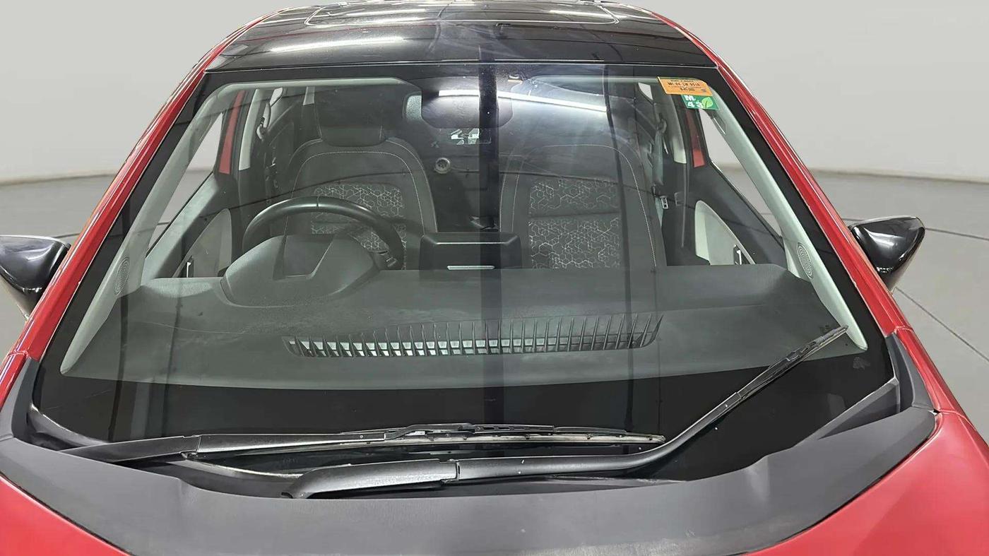 2023 Tata ALTROZ  XZ PLUS (S) , Diesel, Manual, 29,116 km, Front Windshield