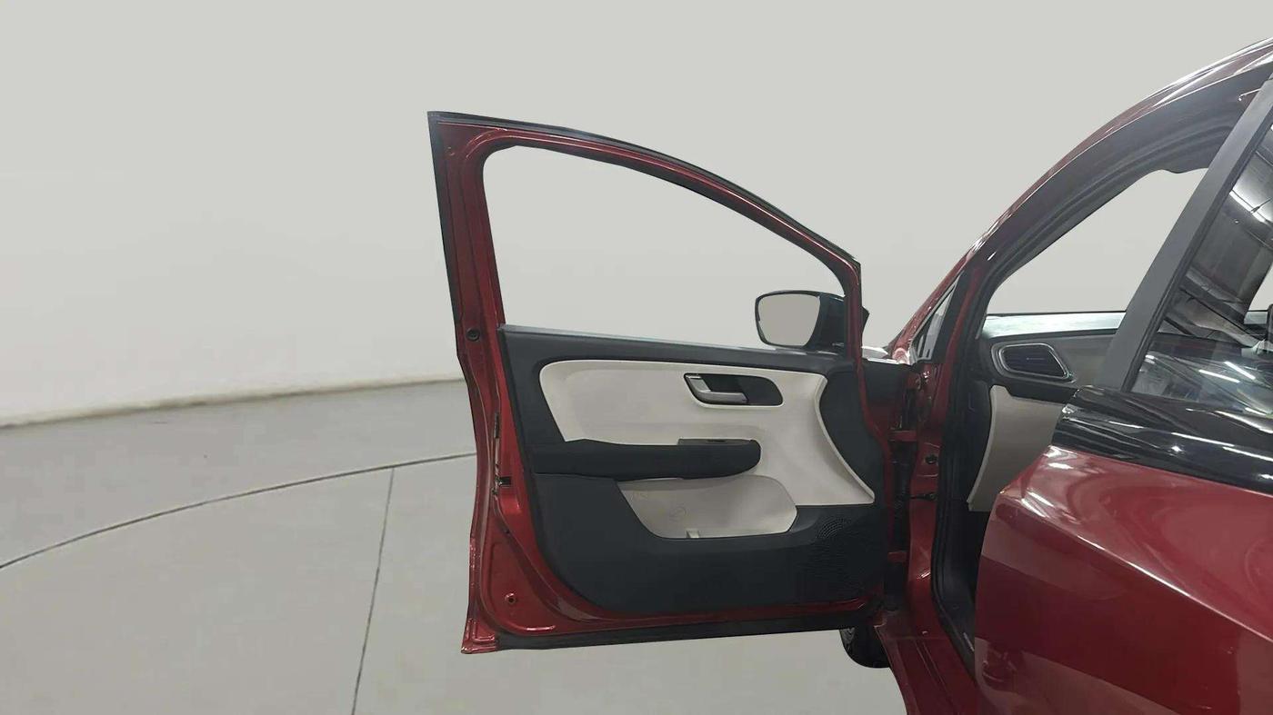 2023 Tata ALTROZ  XZ PLUS (S) , Diesel, Manual, 29,116 km, LHS Front Door