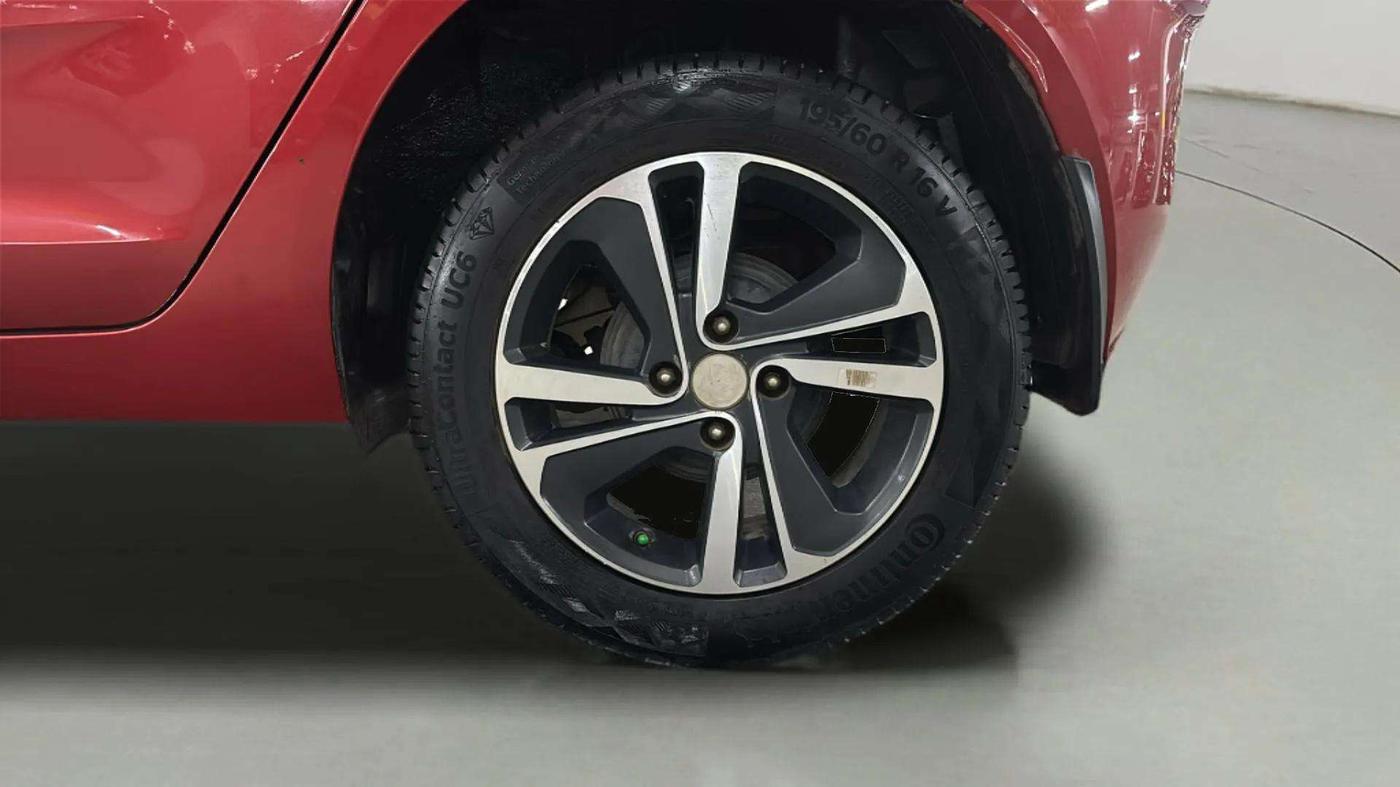 2023 Tata ALTROZ  XZ PLUS (S) , Diesel, Manual, 29,116 km, Left Rear Wheel