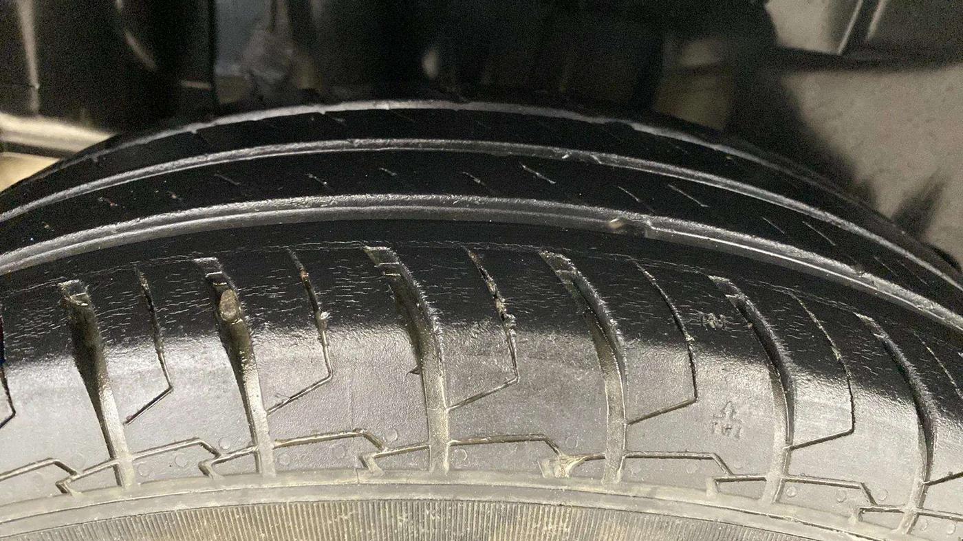2022 Maruti Swift LXI, Petrol, Manual, 28,703 km, Right Rear Tyre Tread