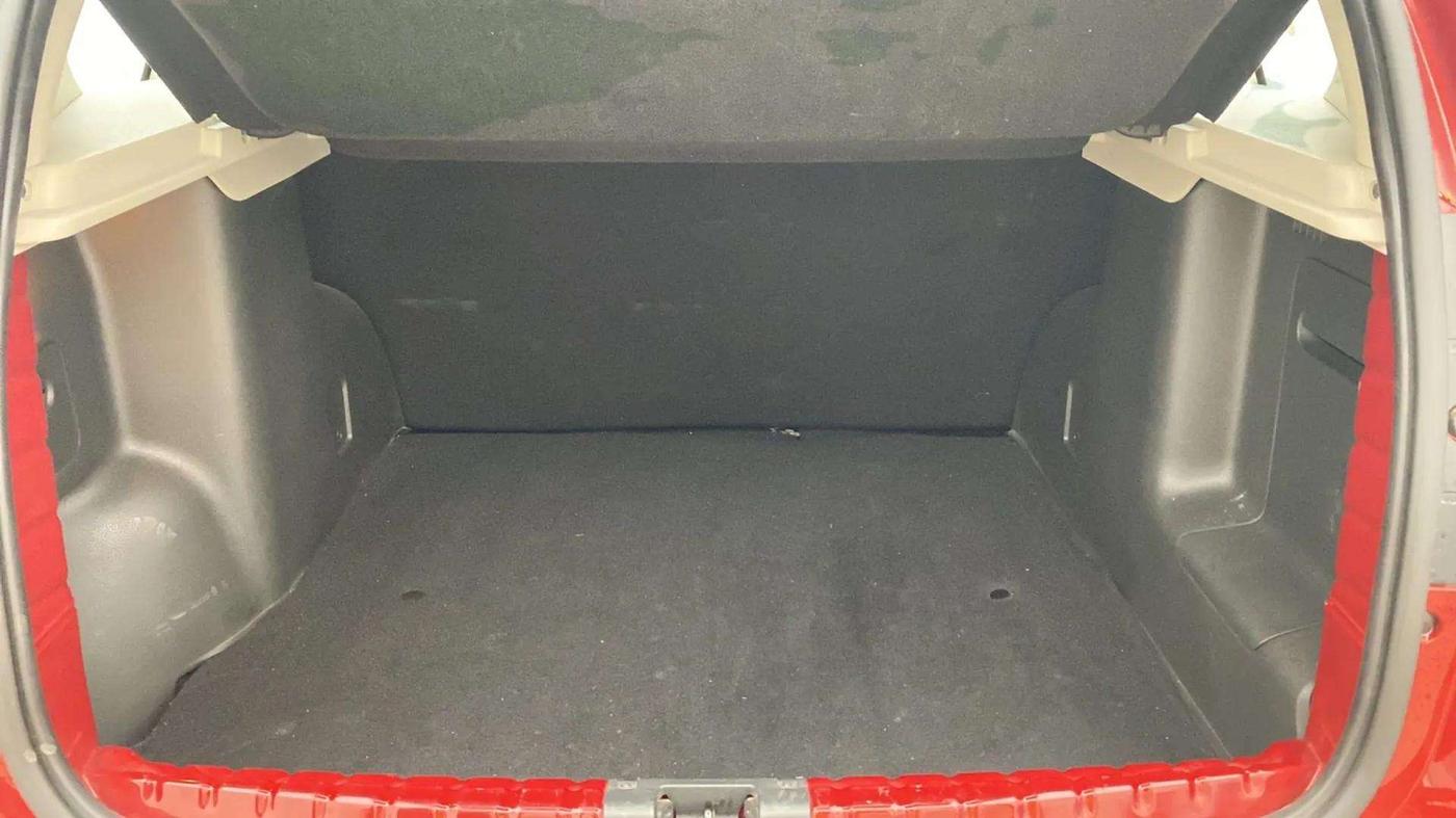2018 Nissan Terrano  XL D Plus, Diesel, Manual, 38,640 km, Boot Inside