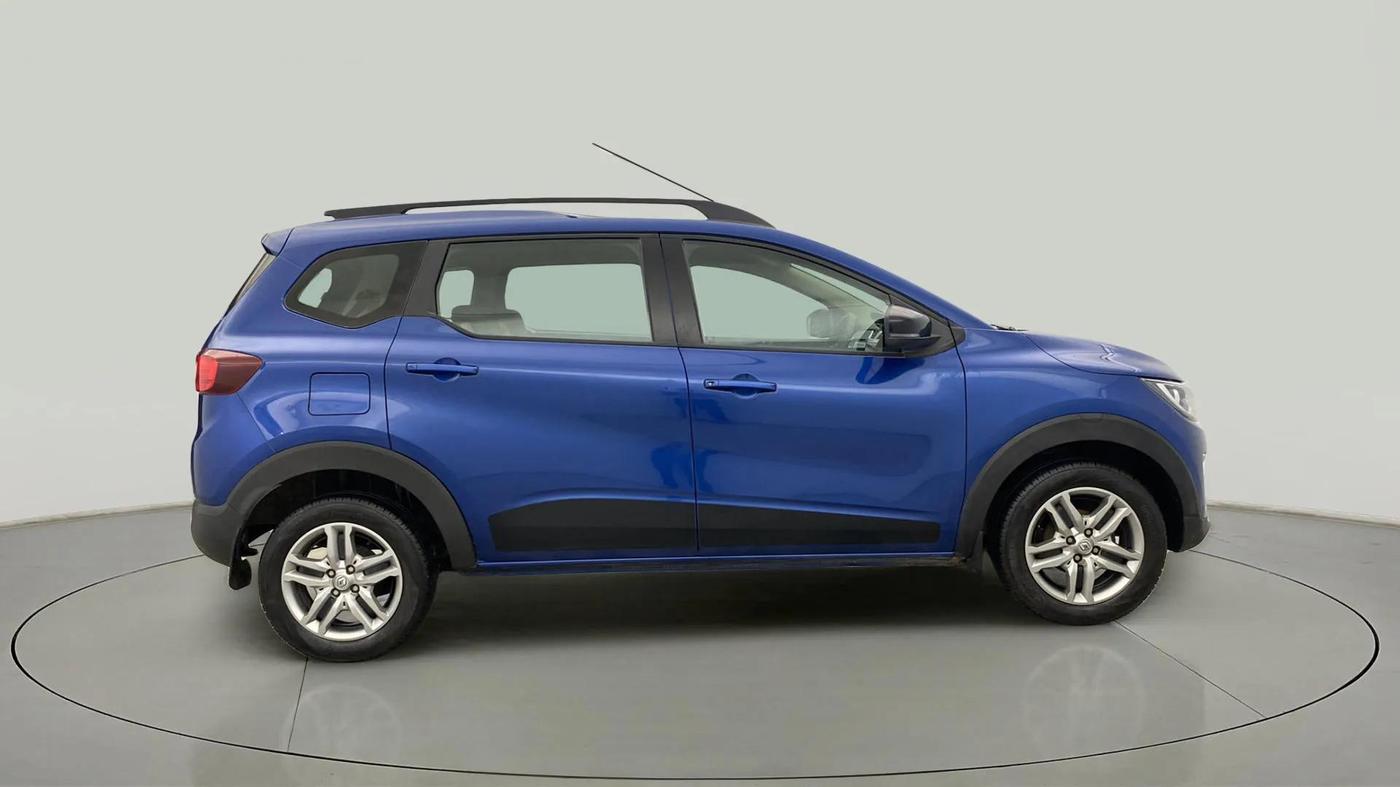 2022 Renault TRIBER RXZ AMT, Petrol, Automatic, 13,524 km, Right Side View
