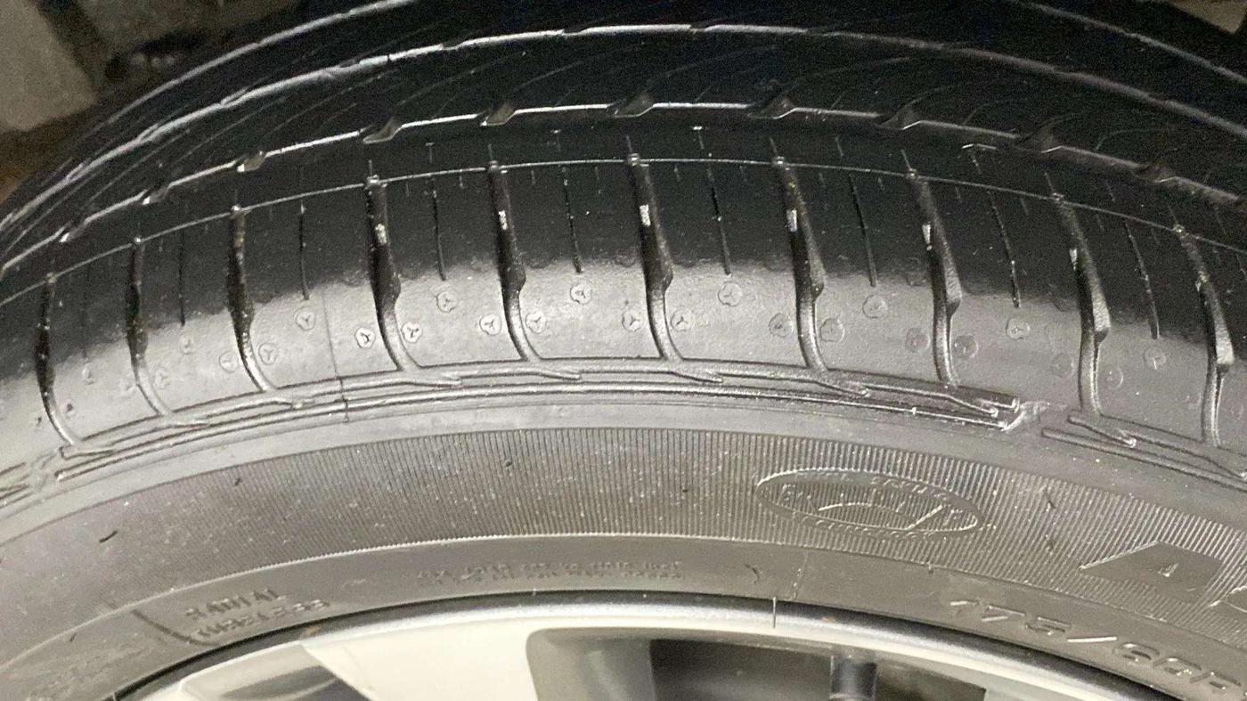2022 Tata TIGOR XZA PLUS PETROL, CNG, Automatic, 12,218 km, Right Rear Tyre Tread
